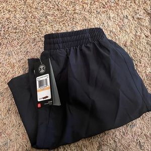 Men’s under armour reflective shorts small black